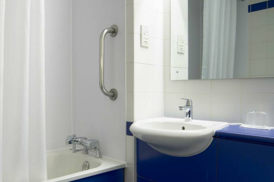 Travelodge London Central City Road  1