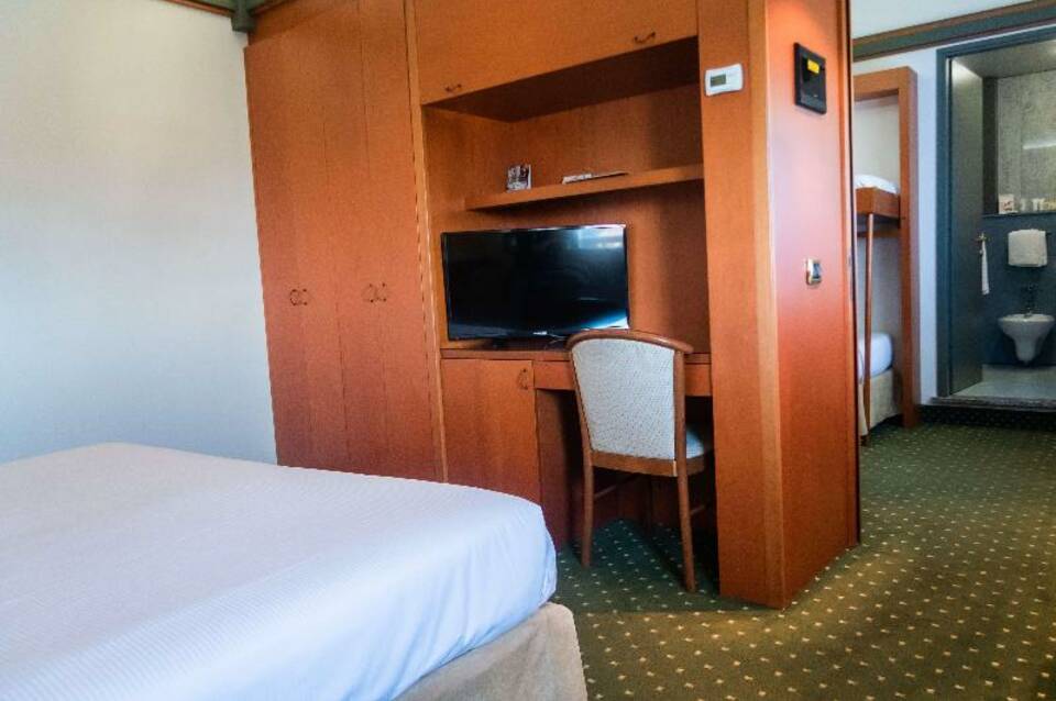 Jet Hotel, Sure Hotel Collection by Best Western 2