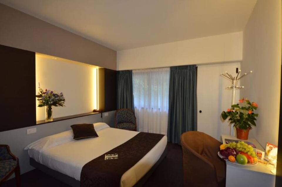 Green Motel 1