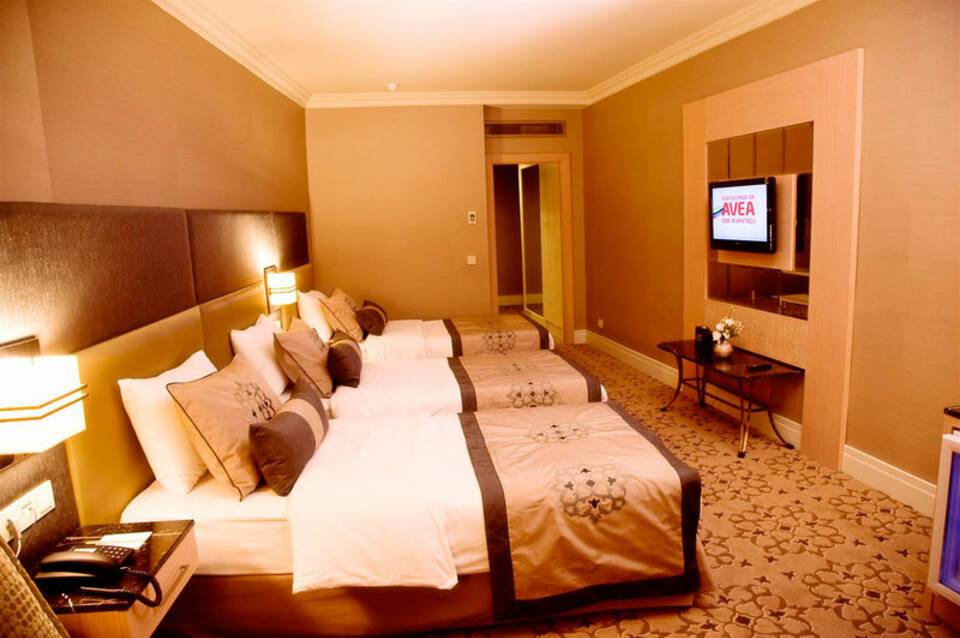 The Darkhill Hotel 5