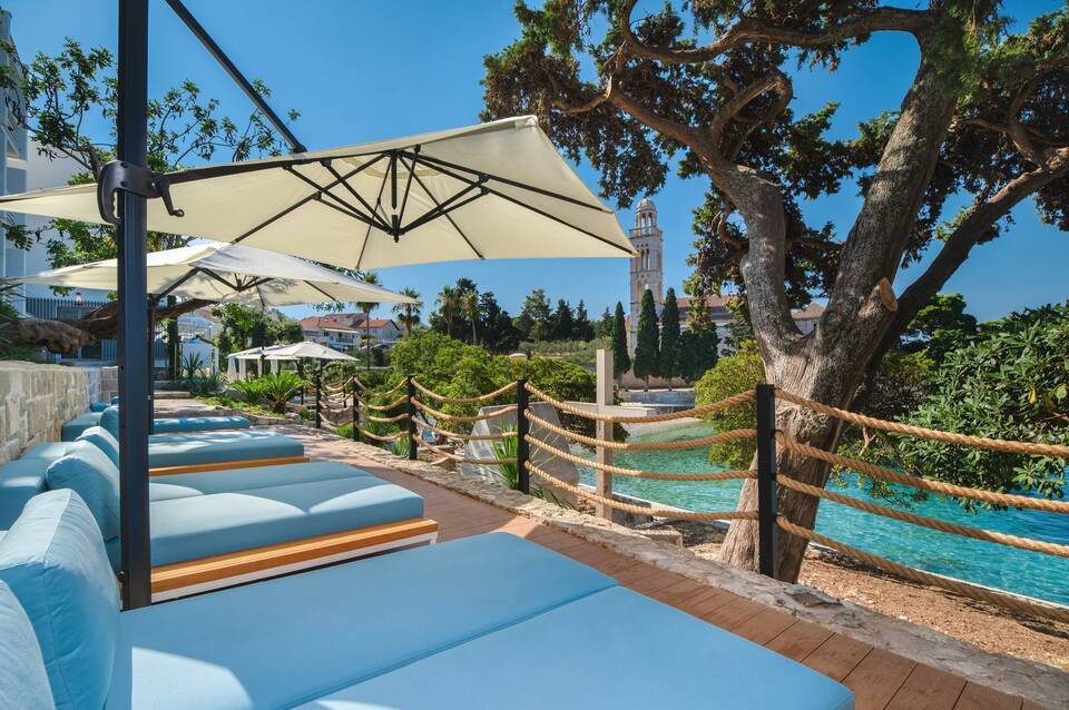 Beach Bay Hvar Hotel 1