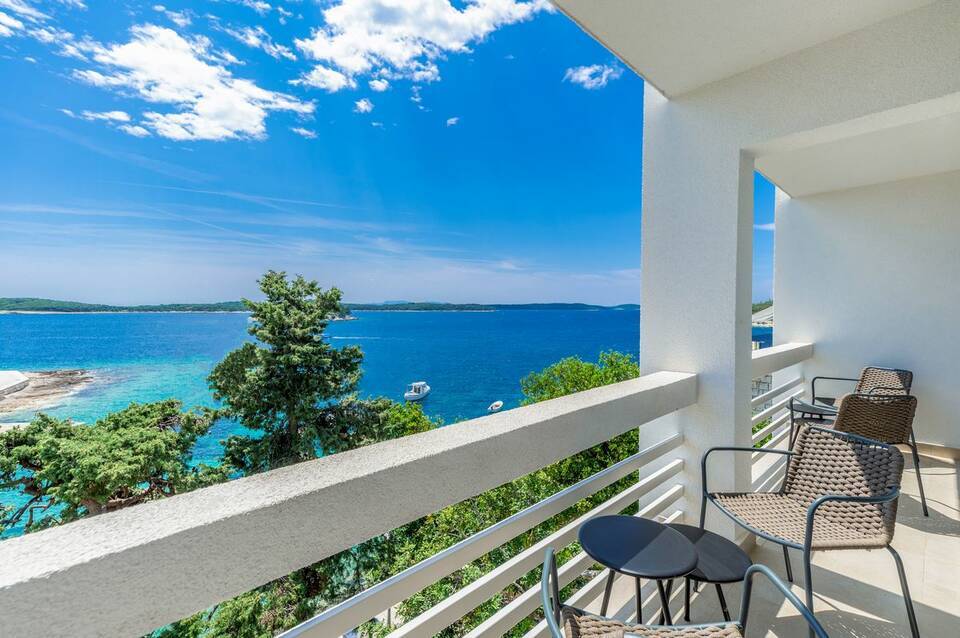 Beach Bay Hvar Hotel 5