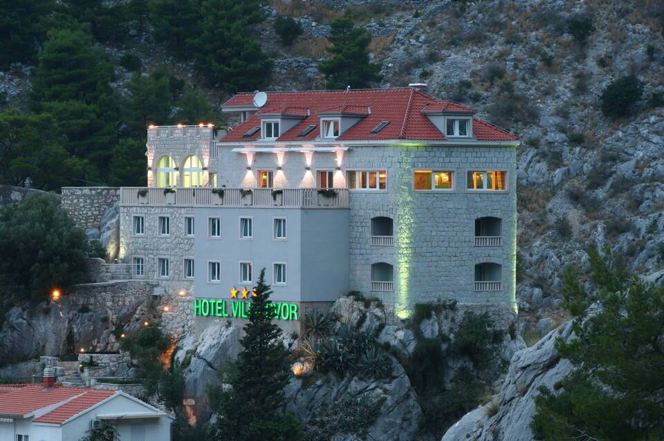 Villa Dvor 3