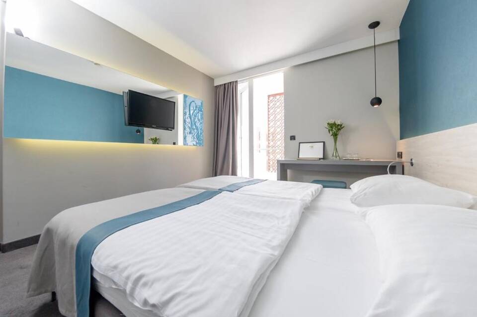 Hotel Kolovare 5
