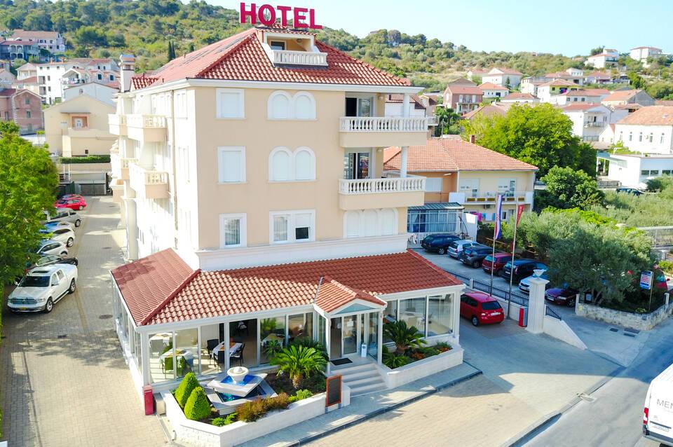 Palace Trogir 1
