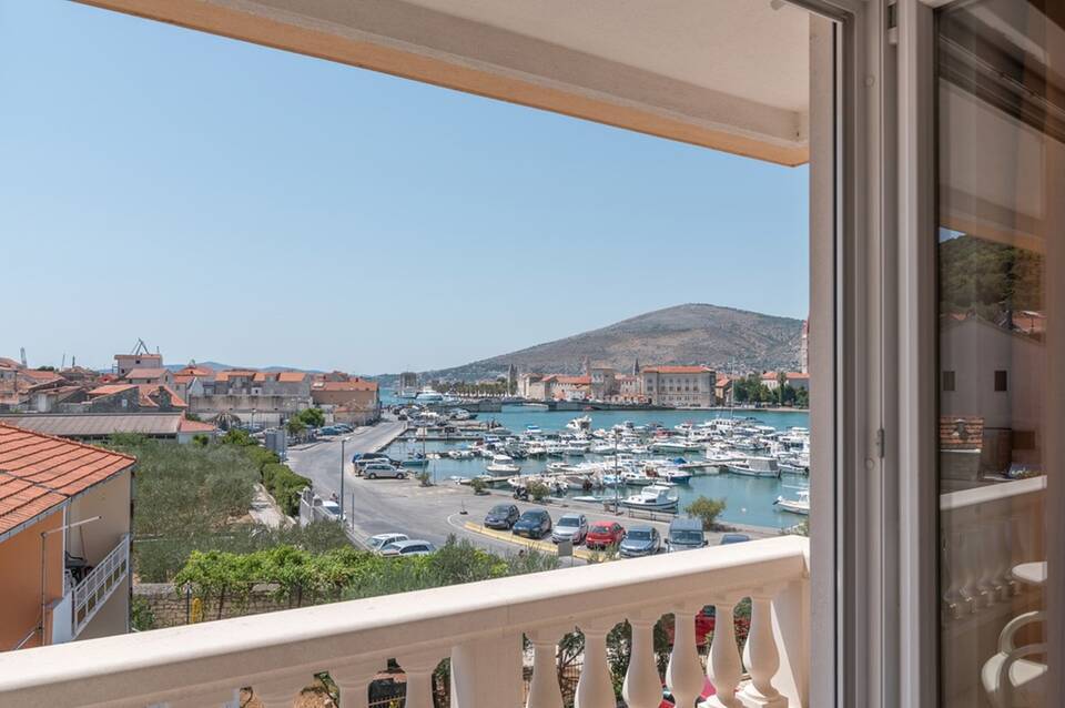 Palace Trogir 4
