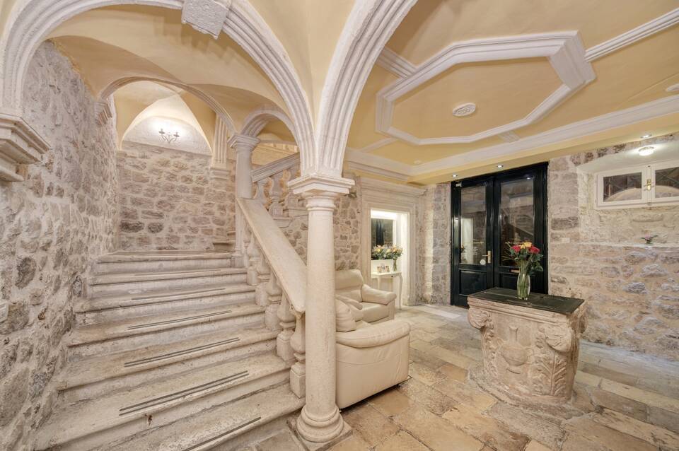 Palmotta Palace 5