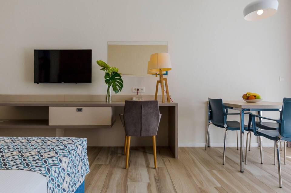 Romana Beach Apartments 2