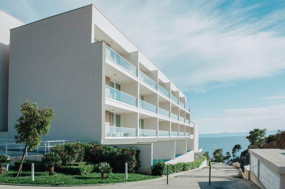 Romana Beach Apartments 3