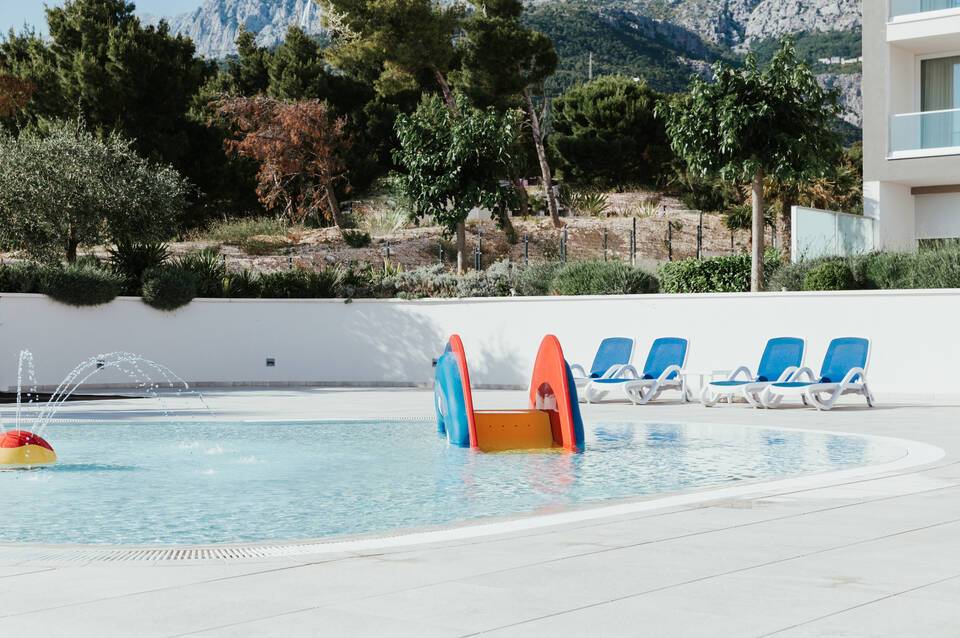 Romana Beach Apartments 4