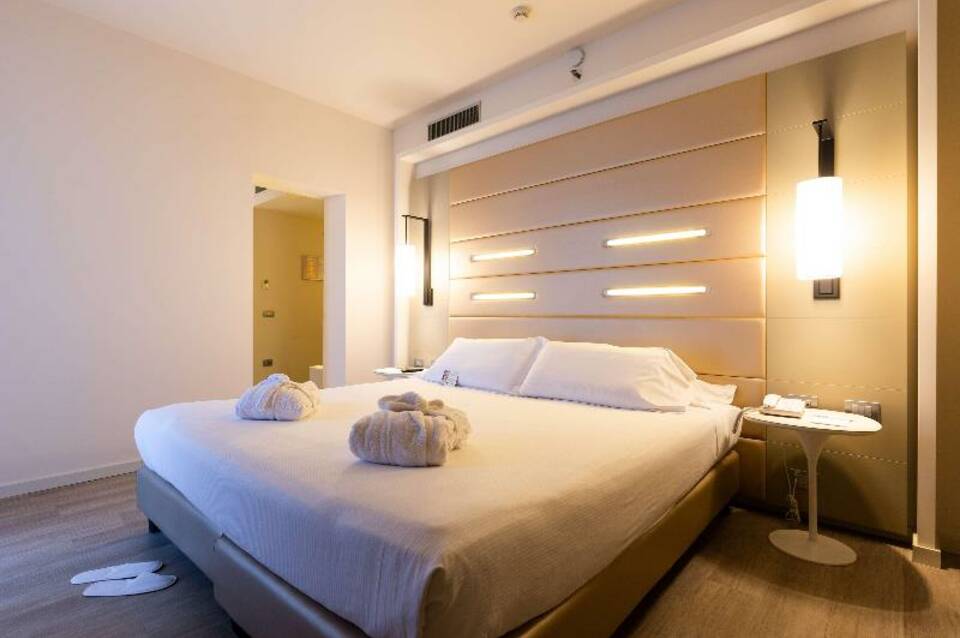 Best Western Plus Tower Hotel 2