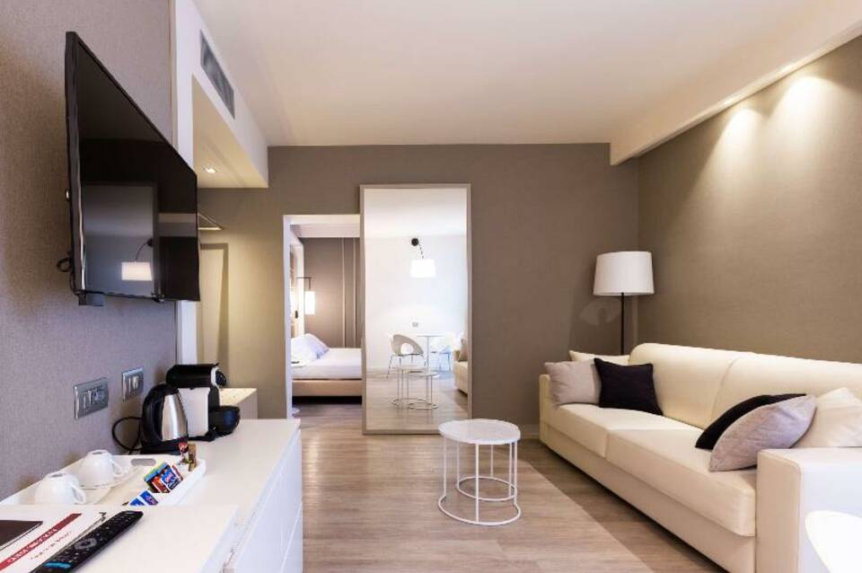 Best Western Plus Tower Hotel 4