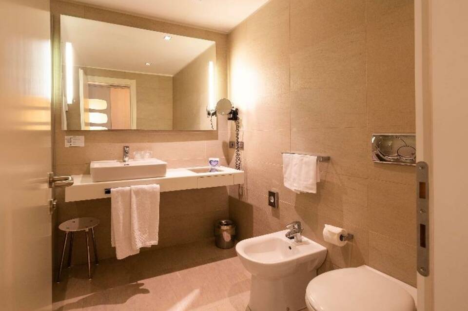 Best Western Plus Tower Hotel 5