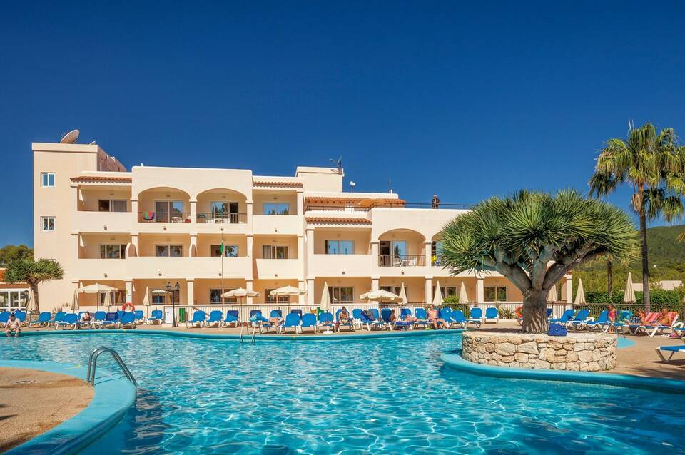 Invisa Hotel Club Cala Blanca 1