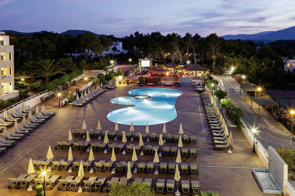 Invisa Hotel Club Cala Blanca 5