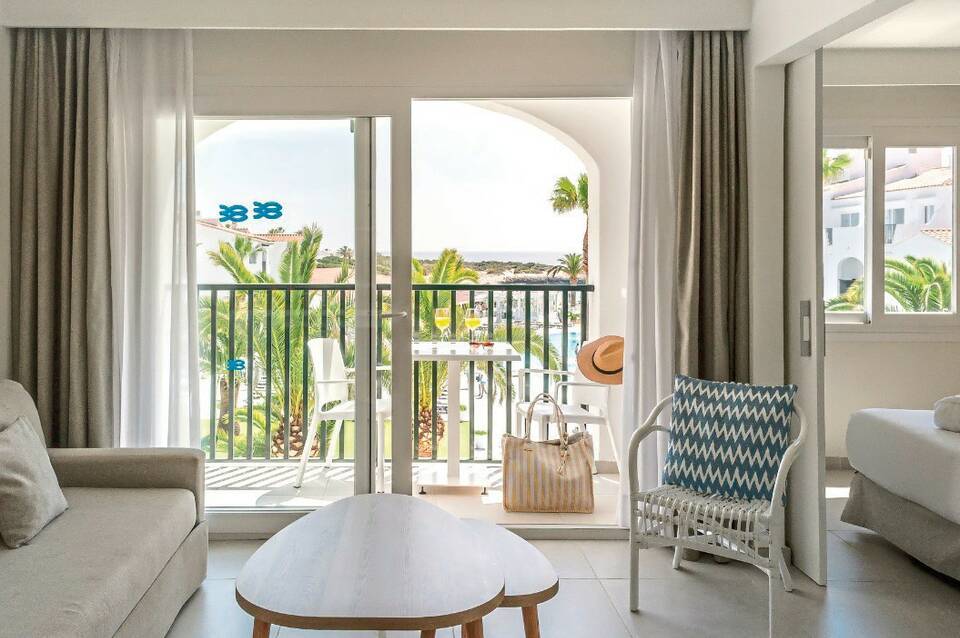 FERGUS Style Carema Beach 1