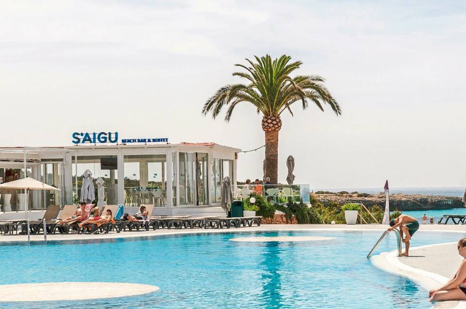 FERGUS Style Carema Beach 4