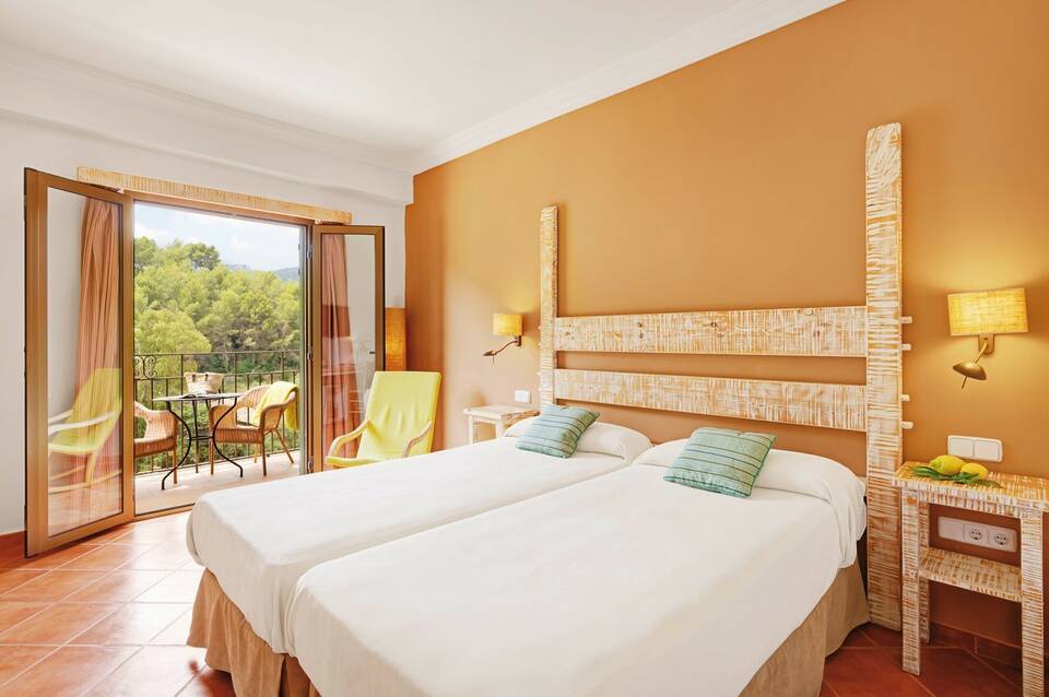 Hotel Es Port 1