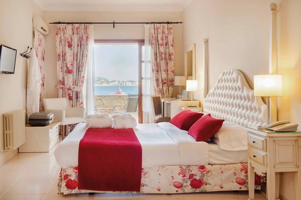 Hotel Cala Fornells 4