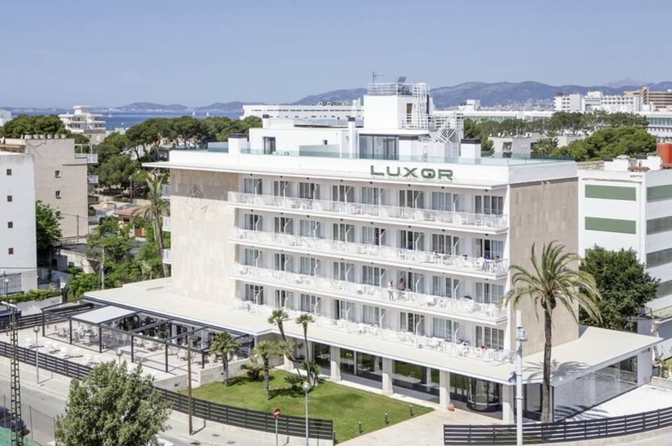 Hotel Luxor 4