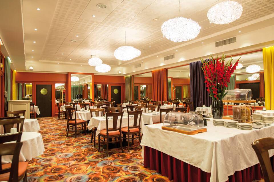 Hotel Provinces Opera 4