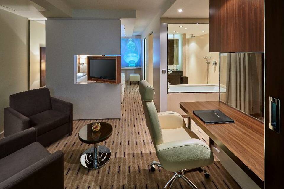 Park Inn by Radisson Berlin Alexanderplatz 1