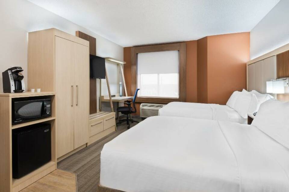 Holiday Inn Express Hotel & Suites Nearest Universal Orlando 1
