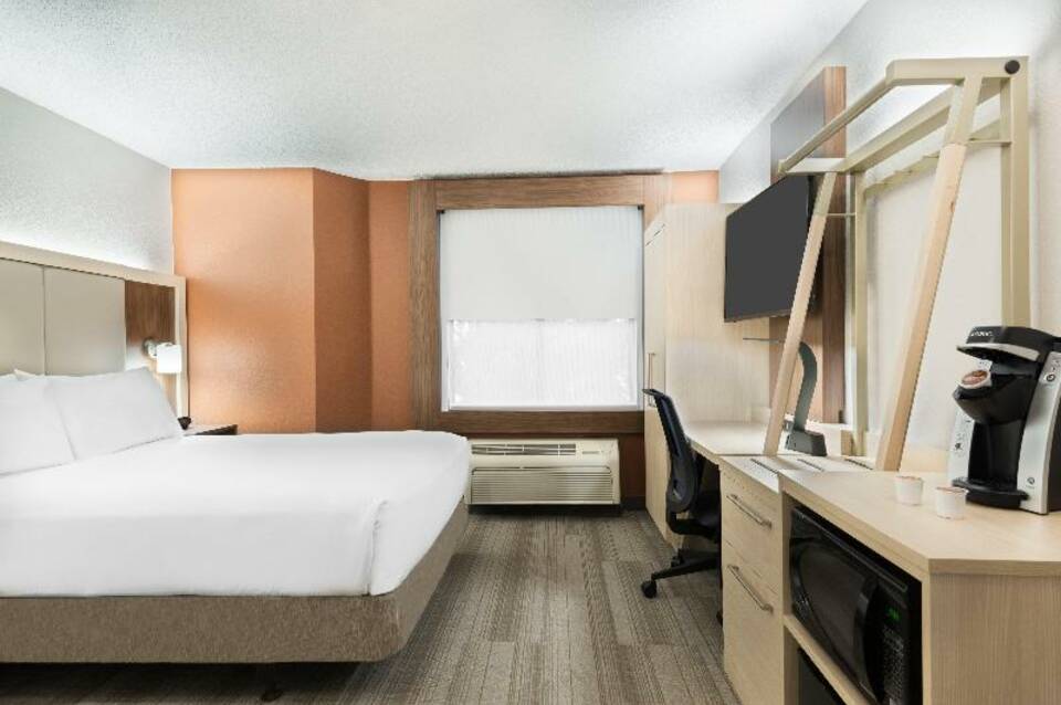 Holiday Inn Express Hotel & Suites Nearest Universal Orlando 4
