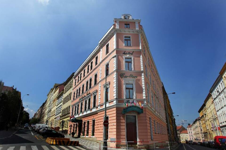 Carlton 1