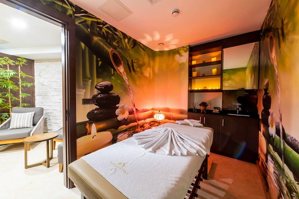 Aprilis Deluxe Hotel 2