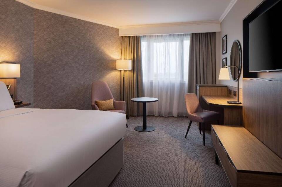 DoubleTree by Hilton Hotel Dartford Bridge 1