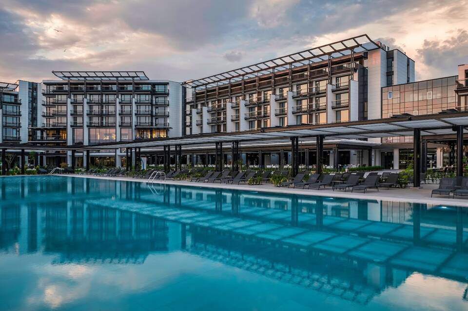 Voya Beach Resort 1