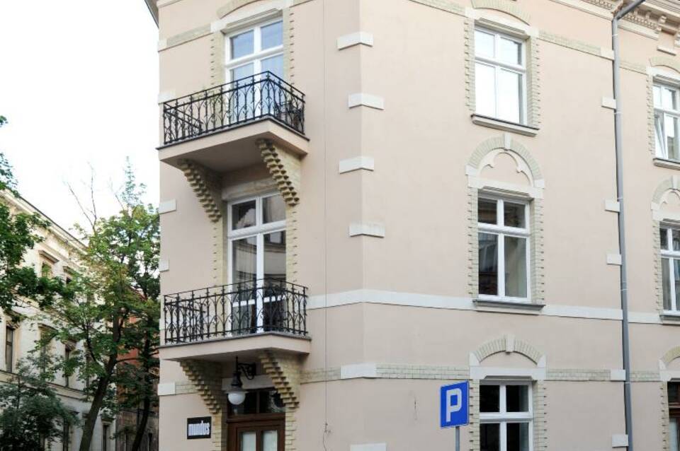 Crystal Suites Old Town 5