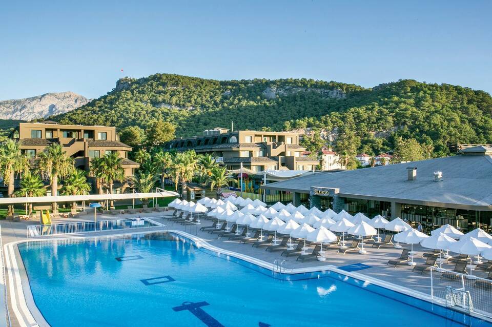 Sailor's Beach Club 4
