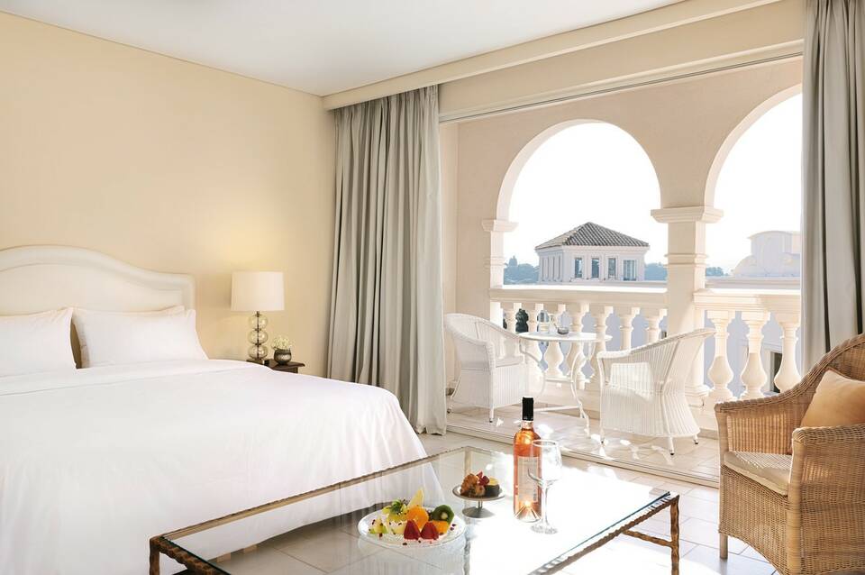 Grecotel Eva Palace 3