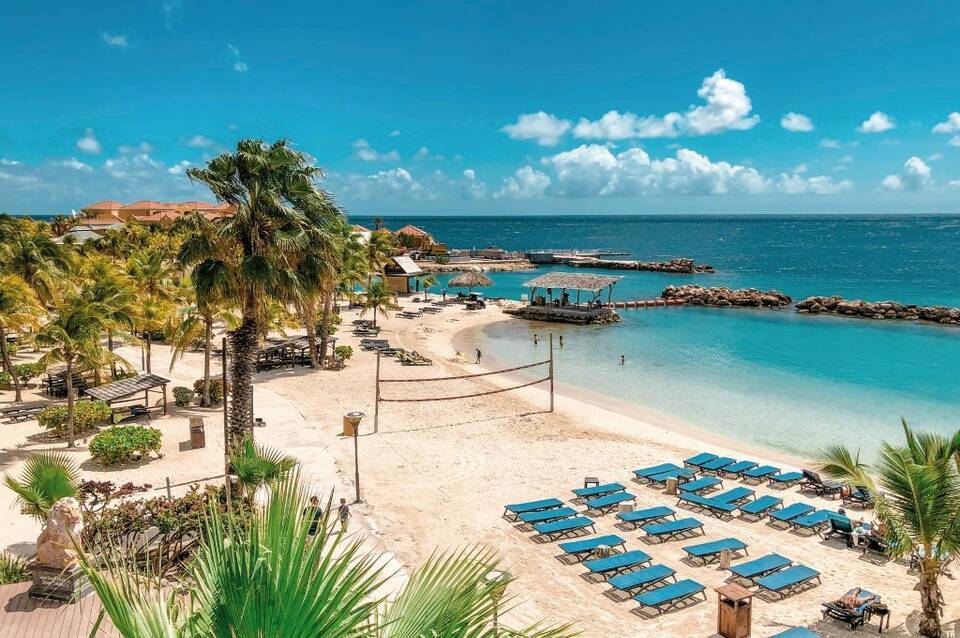 LionsDive Beach Resort 1