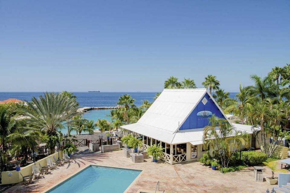 LionsDive Beach Resort 2