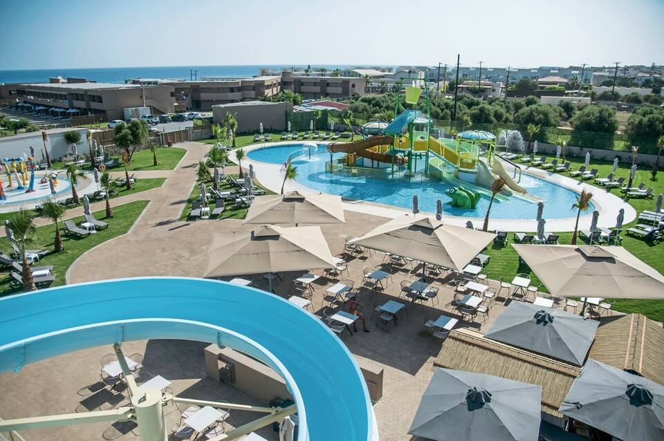 SENSEANA Seaside Resort & Aquadventure 3