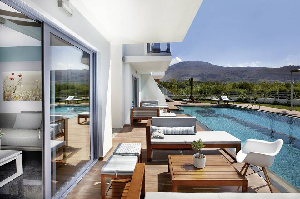 Sunday Beach Resort 2