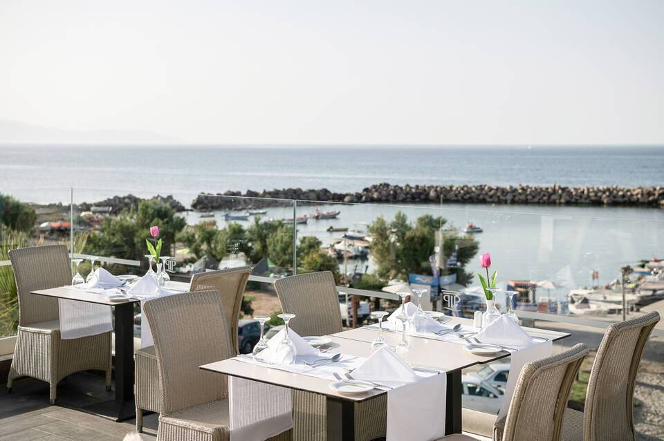 Porto Platanias Beach Resort & Spa 3