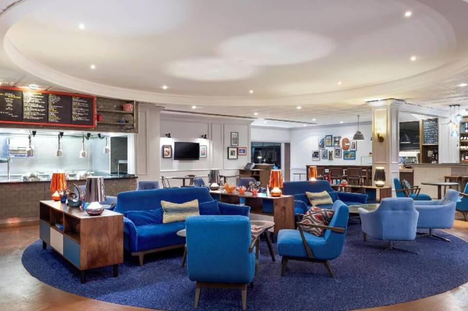 Novotel London Stansted Airport 1