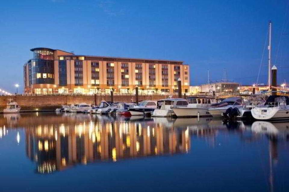 Radisson Blu Waterfront Jersey 1