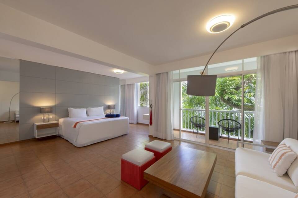 Viva Heavens by Wyndham, A Trademark All Inclusive 4