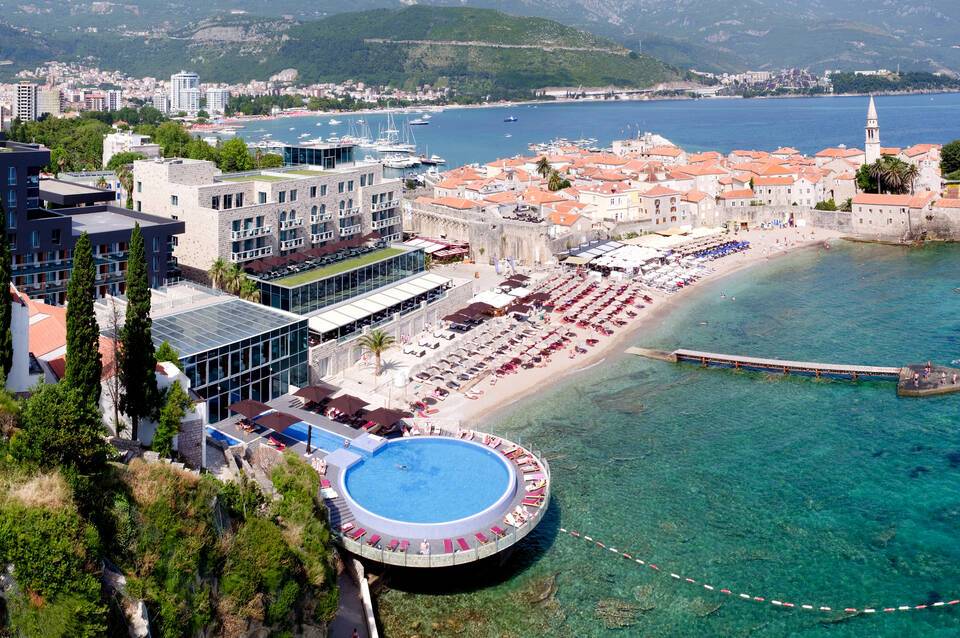 Avala Resort & Villas 3