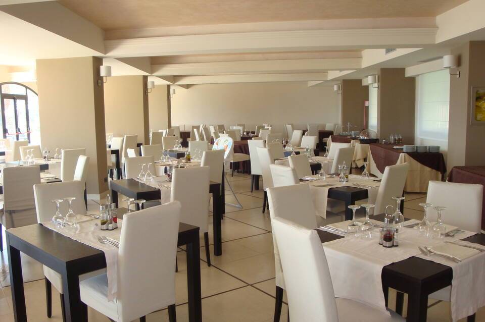Elihotel  1