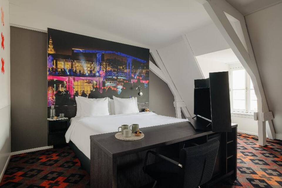 The Manor Amsterdam 3