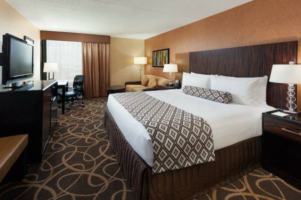 Crowne Plaza Newark Airport 2