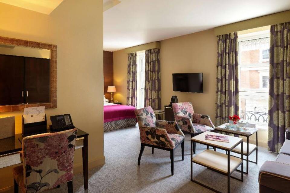 The Mandeville Hotel 1