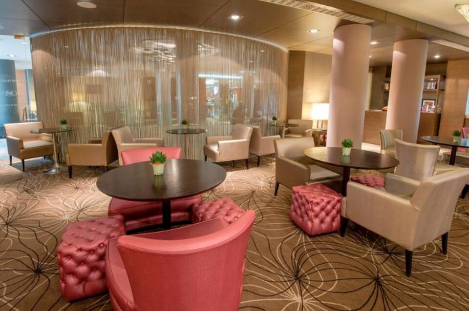 DoubleTree by Hilton London Kensington 2