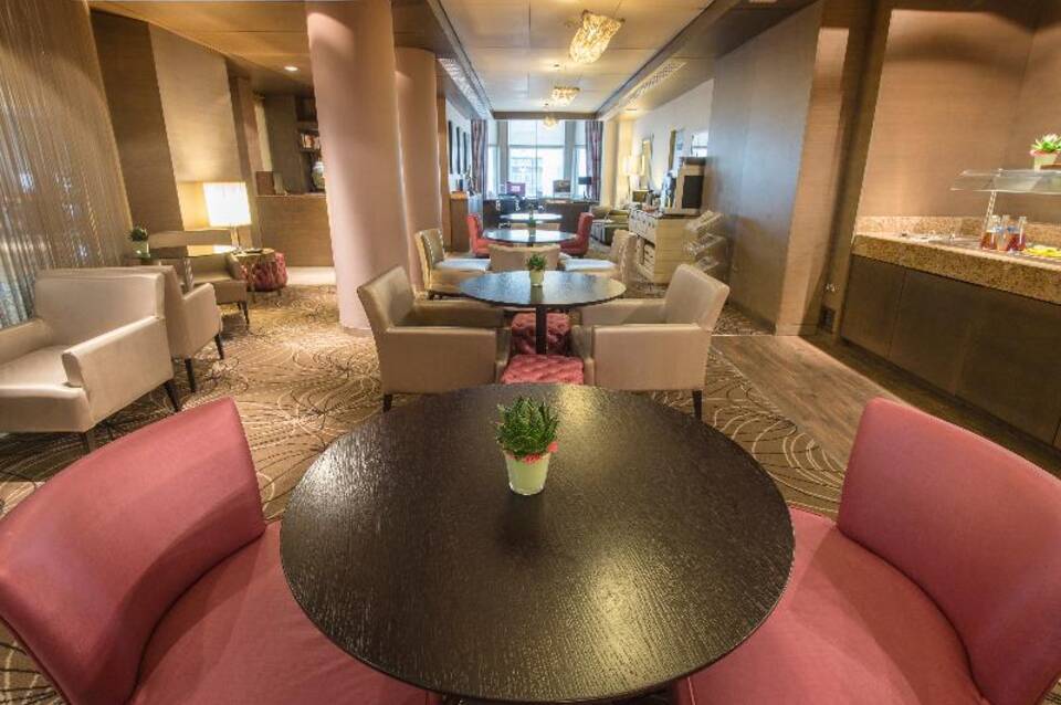 DoubleTree by Hilton London Kensington 5